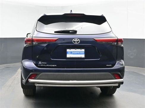 Used 2020 Toyota Highlander L image 9