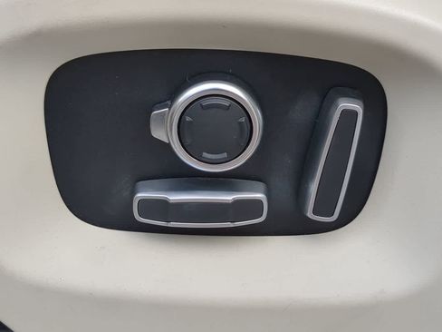 Used 2017 Land Rover Range Rover Long Wheelbase Supercharged image 16