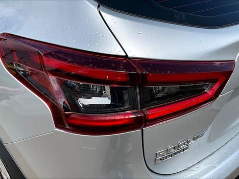 Used 2020 Nissan Rogue Sport S image 27