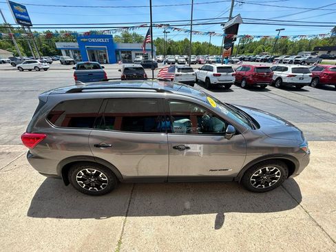 Used 2020 Nissan Pathfinder SL AWD/4WD image 6