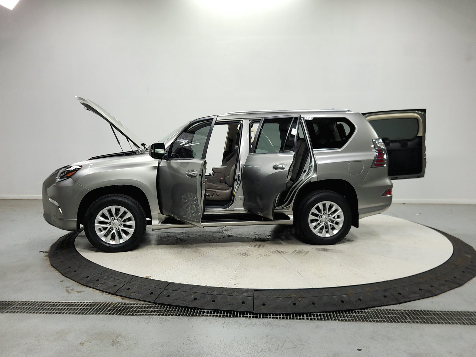 Used 2023 Lexus GX 460 Premium w/ Premium Package AWD/4WD image 13