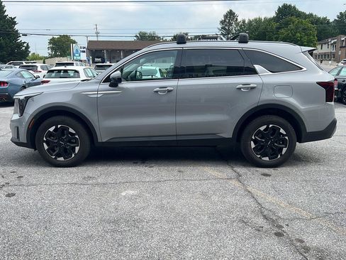 Used 2024 Kia Sorento S w/ Panoramic Sunroof Package AWD/4WD image 2