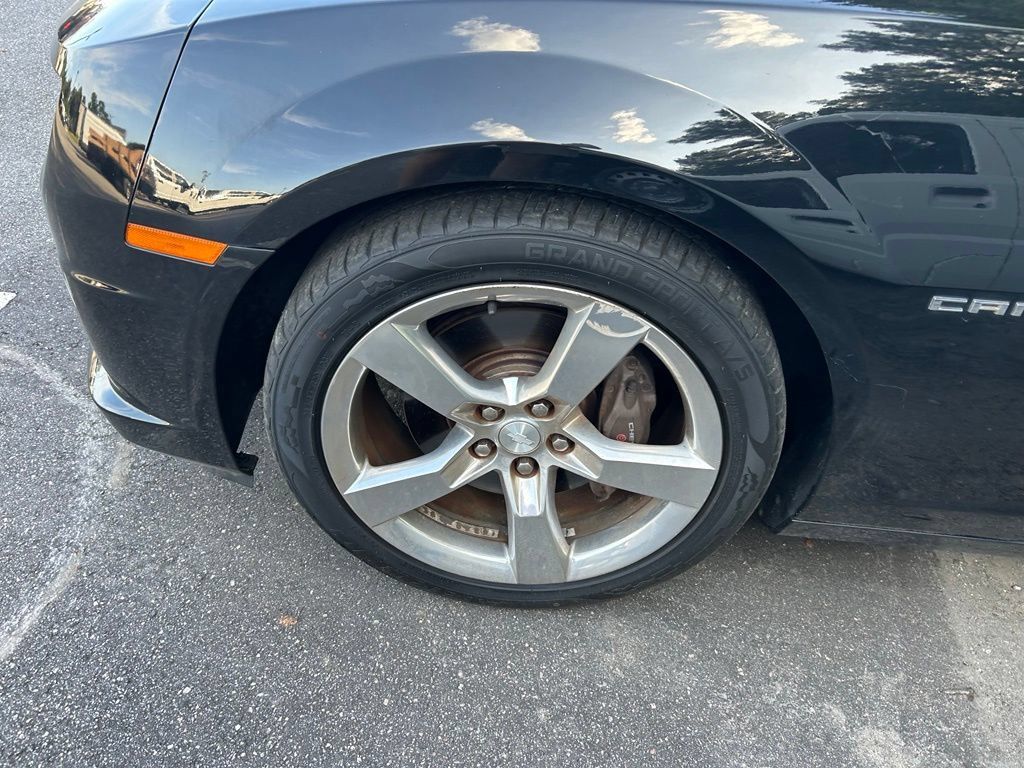 Used 2010 Chevrolet Camaro SS RWD image 5