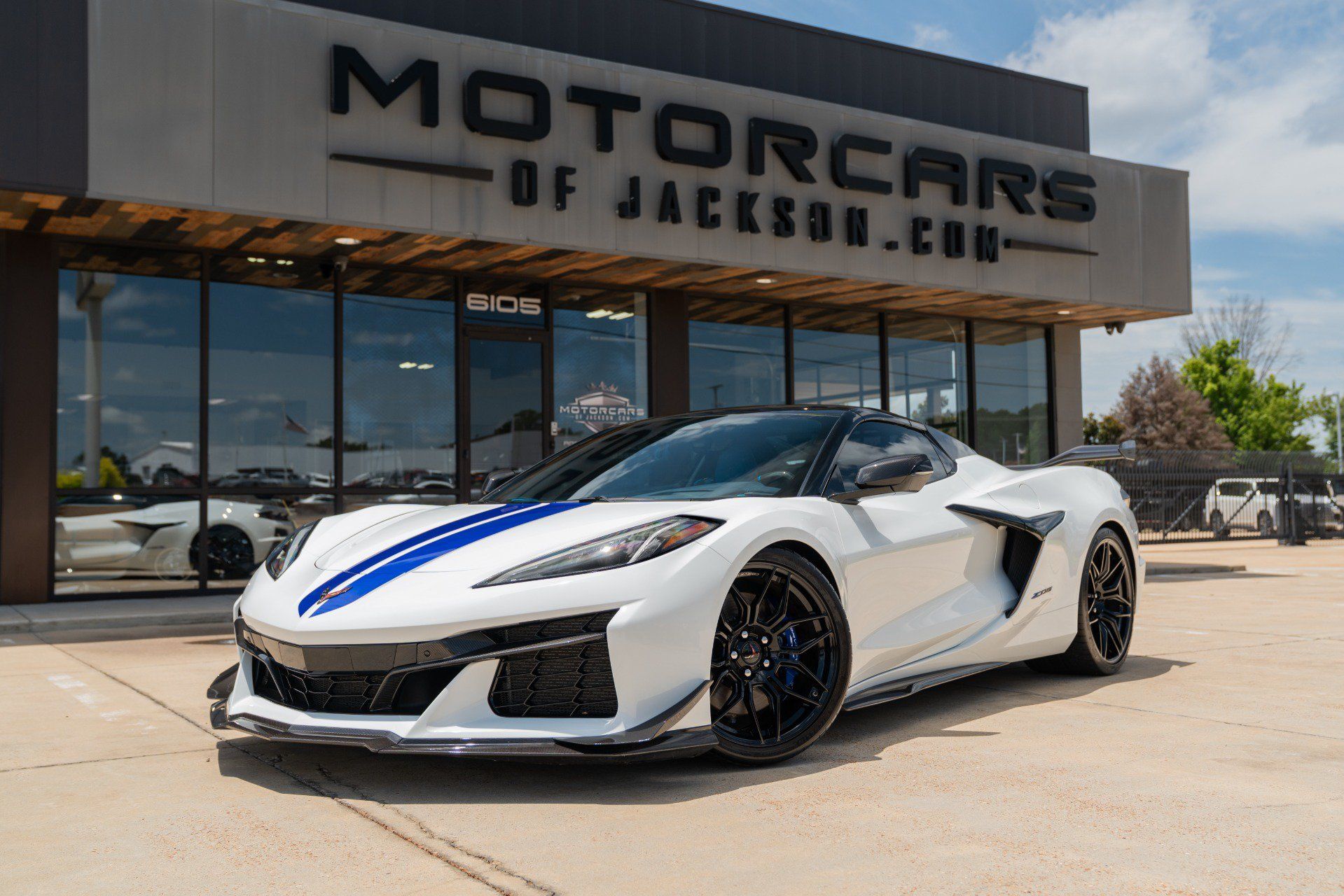 Used 2024 Chevrolet Corvette Z06 RWD image 1