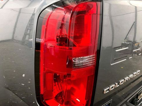 Used 2022 Chevrolet Colorado LT w/ LT Convenience Package image 28