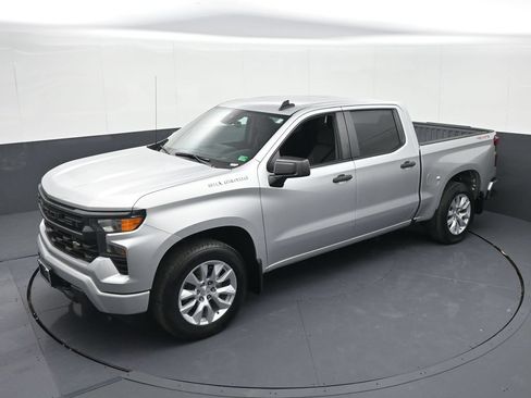 Used 2022 Chevrolet Silverado 1500 Custom AWD/4WD image 17