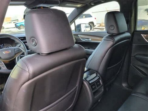 Used 2017 Cadillac XT5 Platinum image 18