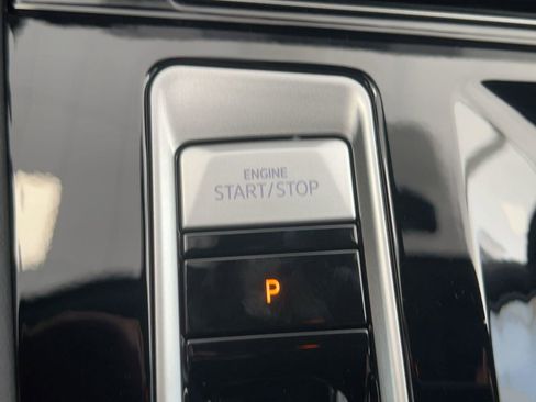 New 2026 Volkswagen Atlas Cross Sport SEL R-Line image 19