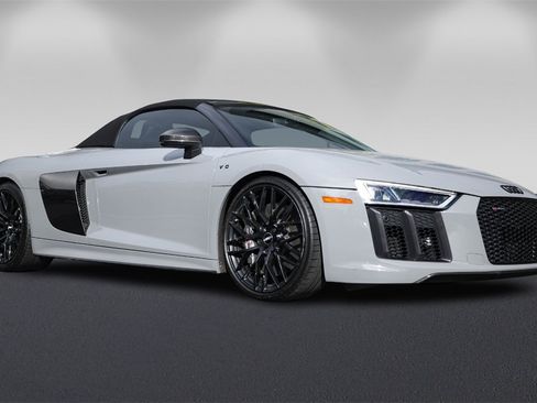 Used 2018 Audi R8 V10 plus image 9