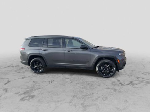 Certified 2023 Jeep Grand Cherokee L Laredo image 9