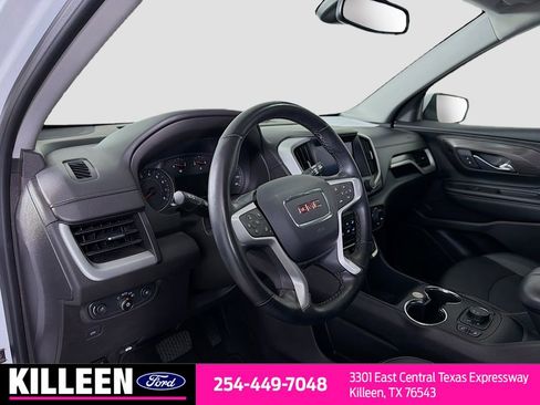 Used 2024 GMC Terrain SLT image 10