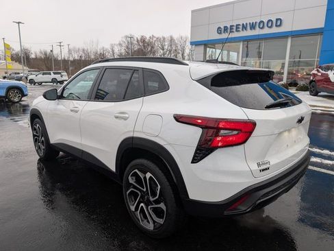 Used 2024 Chevrolet Trax RS w/ Driver Confidence Package image 3