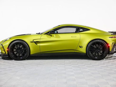 Used 2025 Aston Martin V8 Vantage Coupe RWD image 12