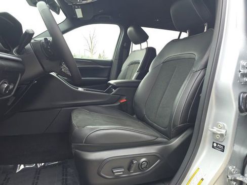 New 2026 Jeep Grand Cherokee L 4WD image 9