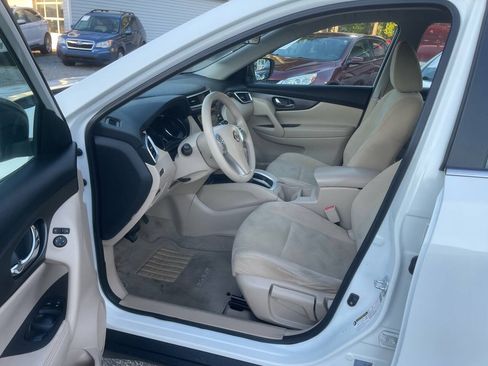 Used 2014 Nissan Rogue S FWD image 11