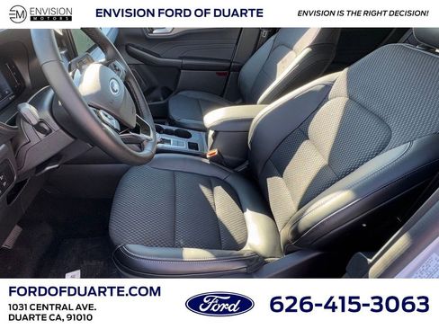 New 2025 Ford Escape SE image 17