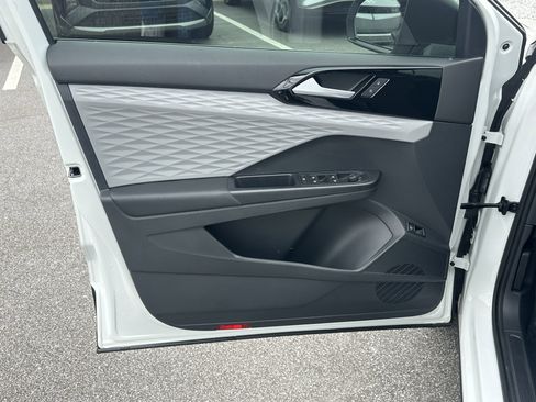 Used 2023 Volkswagen Taos S image 13