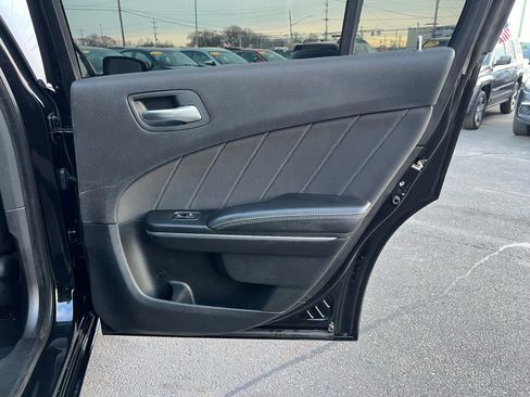 Used 2017 Dodge Charger SXT image 36