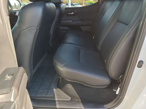 Used 2022 Toyota Tacoma TRD Off-Road w/ TRD Premium Off Road Package image 21