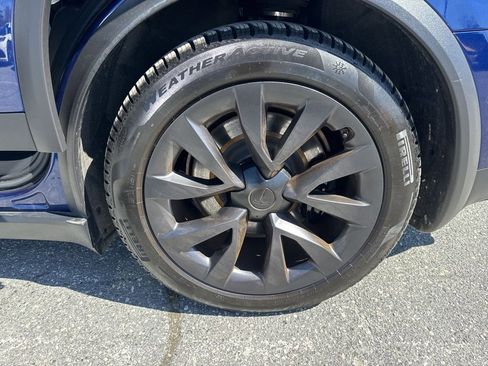 Used 2022 Tesla Model X image 33