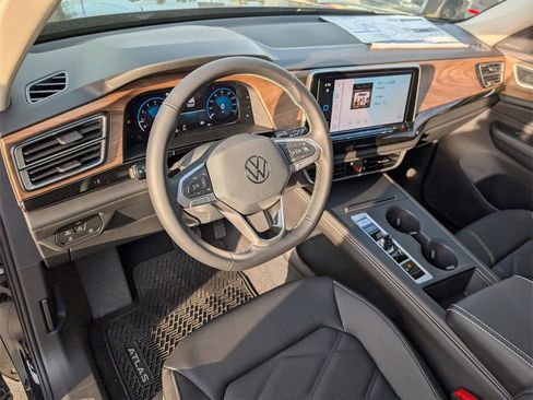 New 2026 Volkswagen Atlas SE image 14
