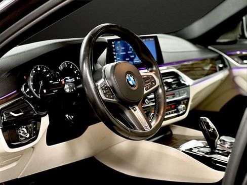 Used 2018 BMW M550i xDrive image 14