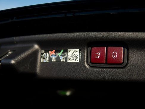 Certified 2025 Mercedes-Benz C 300 4MATIC Sedan image 16