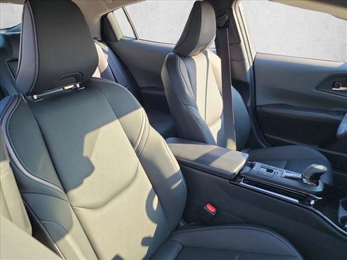 Used 2024 Toyota Prius Limited w/ Limited Premium Package image 15