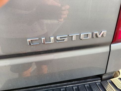 Used 2025 Chevrolet Silverado 1500 Custom image 9