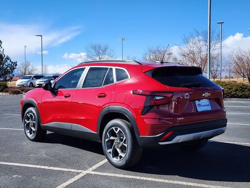 New 2026 Chevrolet Trax LT w/ Driver Confidence Package image 2