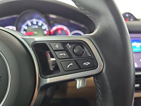 Used 2021 Porsche Cayenne AWD/4WD image 18