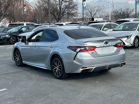 Used 2021 Toyota Camry SE image 6