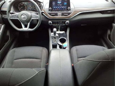 Certified 2023 Nissan Altima 2.5 SV FWD image 10