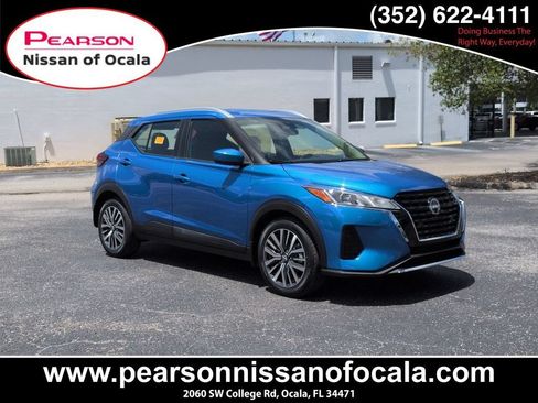 Certified 2022 Nissan Kicks SV FWD image 2
