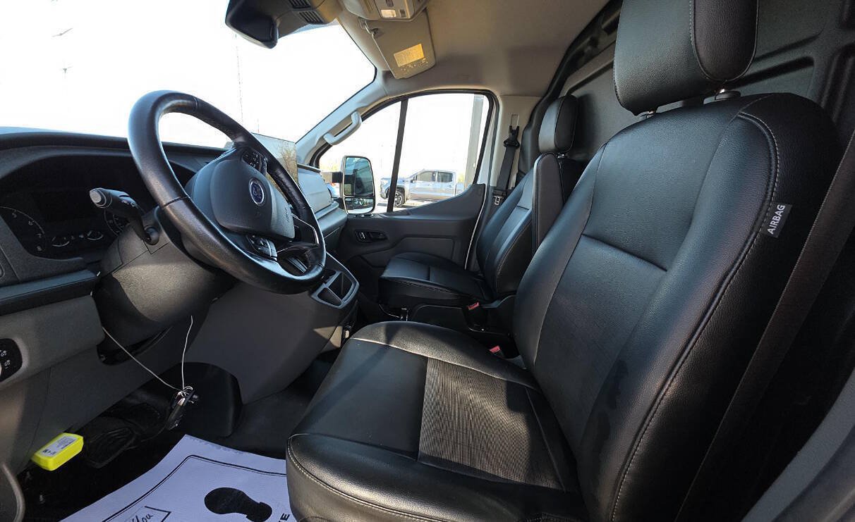 Used 2023 Ford Transit 250 Low Roof AWD image 8