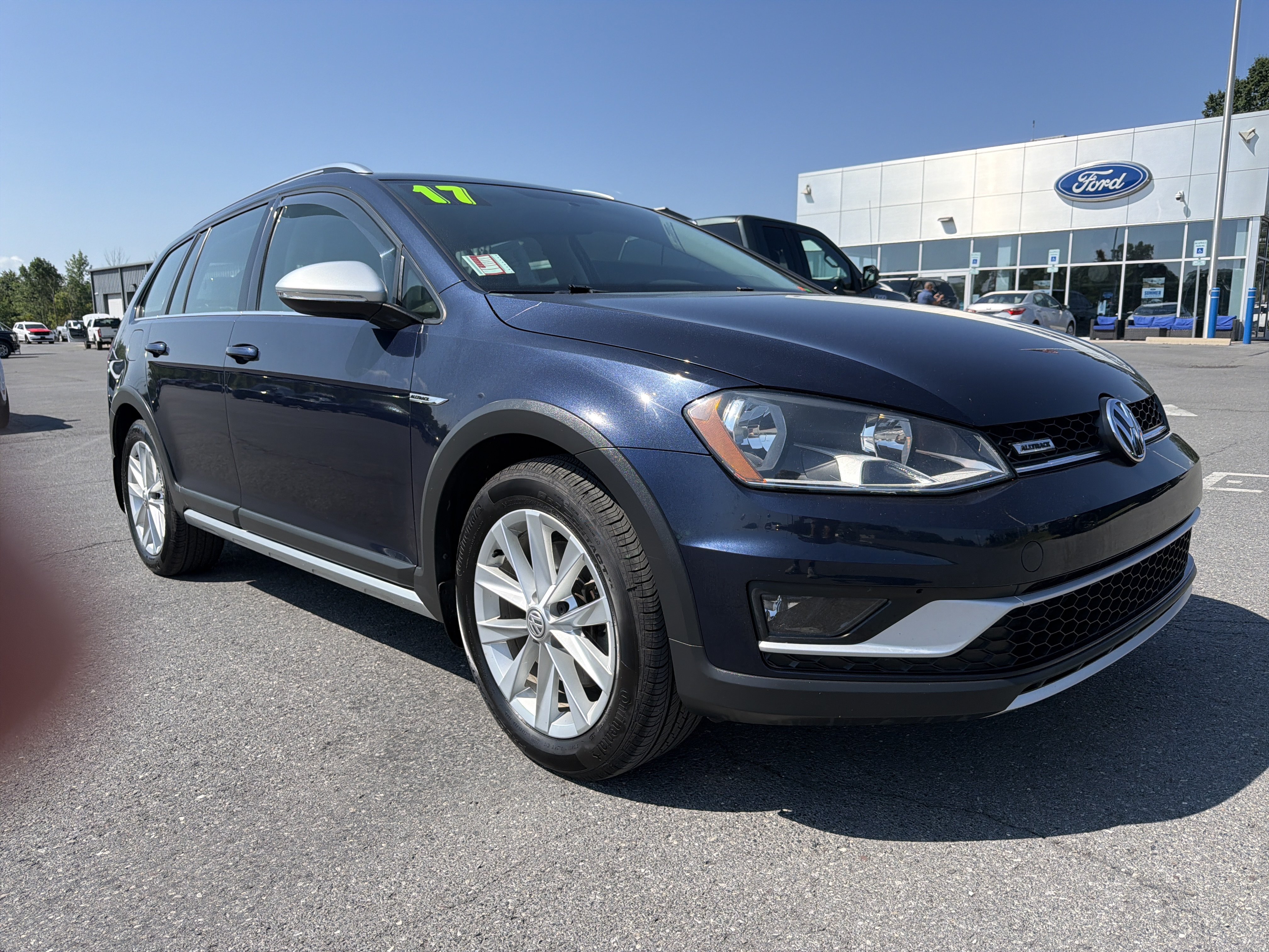 Used 2017 Volkswagen Golf Alltrack S AWD/4WD image 1