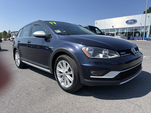 Used 2017 Volkswagen Golf Alltrack AWD/4WD image 1