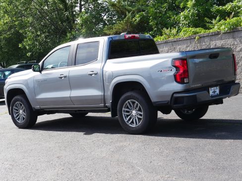 Certified 2024 Chevrolet Colorado LT w/ LT Convenience Package II AWD/4WD image 4