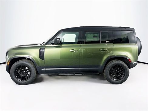 New 2026 Land Rover Defender 110 S image 7