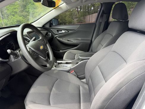 Used 2018 Chevrolet Malibu LT FWD image 6