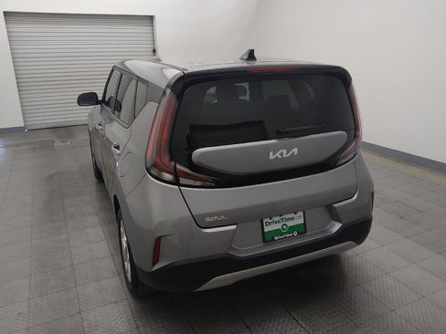 Used 2024 Kia Soul LX w/ Option Group 015 FWD image 6