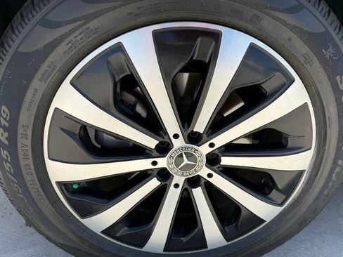 Used 2022 Mercedes-Benz GLB 250 4MATIC image 10