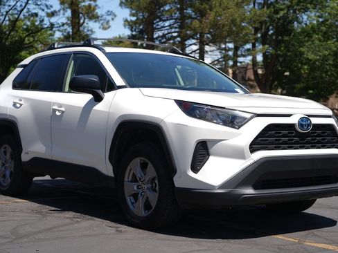 Used 2022 Toyota RAV4 LE AWD/4WD image 7