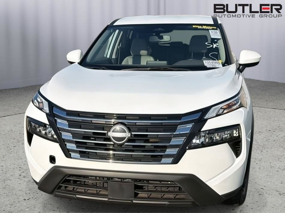 Used 2024 Nissan Rogue SV AWD/4WD image 3