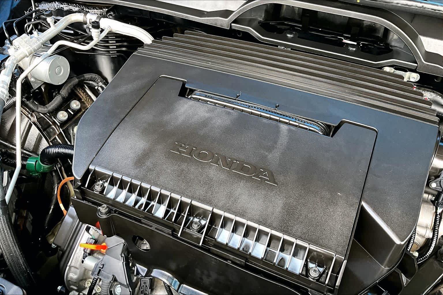 Used 2025 Honda Pilot TrailSport image 32