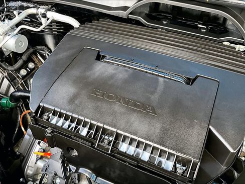 Used 2025 Honda Pilot TrailSport image 32