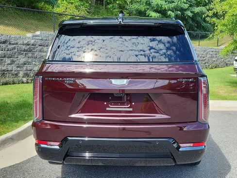 Used 2026 Cadillac Escalade IQL Sport 1 w/ LPO, ONYX Package AWD/4WD image 7