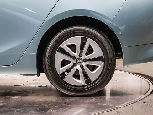 Certified 2018 Toyota Prius Two w/ Prius Two Safety Plus Package FWD image 11
