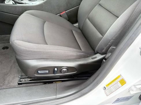 Used 2024 Chevrolet Malibu LT FWD image 17