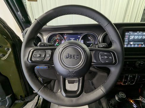 Used 2023 Jeep Wrangler Unlimited image 14